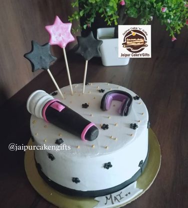 Picture of Cake For Singer