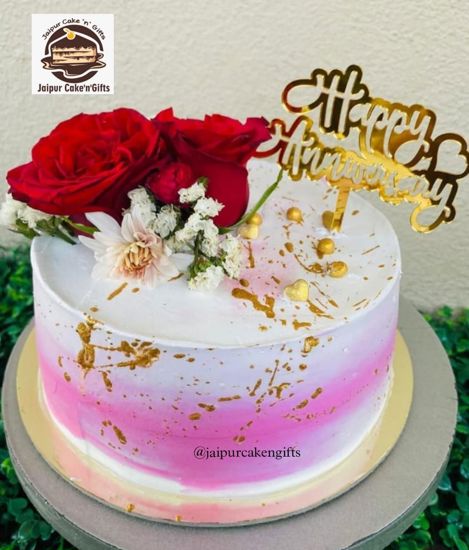 Picture of Beautiful Anniversary Cake