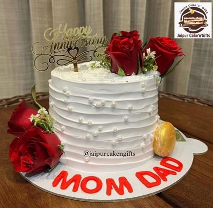 Picture of 4 Red Roses Cake Design