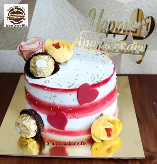 Picture of Ferrero Rochers Cake Design