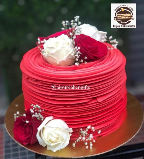 Picture of Red White Roses Cake Design