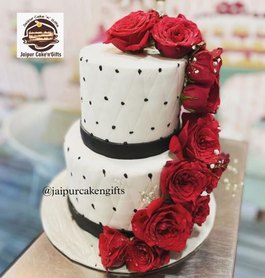 Picture of Roses Layer Cake Design