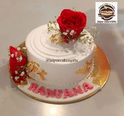 Picture of Simple Red Roses Cake