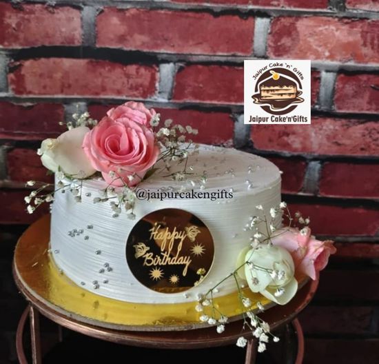Picture of Simple Roses Cake Design